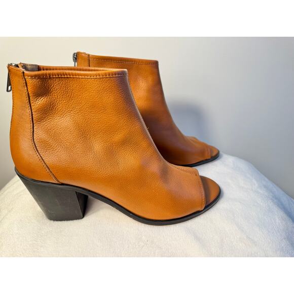 Kelsi Dagger Peep Toe Leather Bootie Cognac Brown Heels Open Toe Boot 10 NEW - Picture 2 of 8